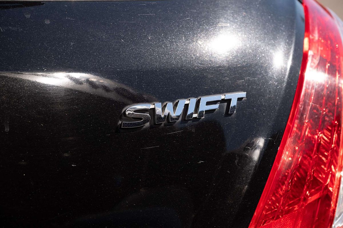 2014 Suzuki Swift GL Navigator FZ