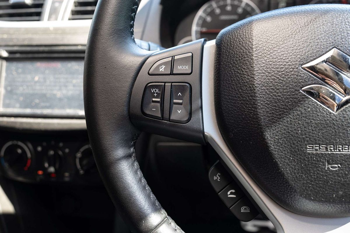 2014 Suzuki Swift GL Navigator FZ
