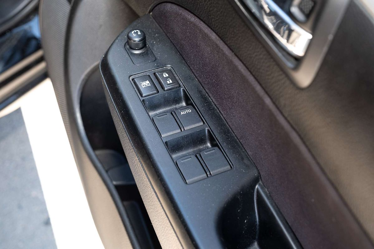 2014 Suzuki Swift GL Navigator FZ