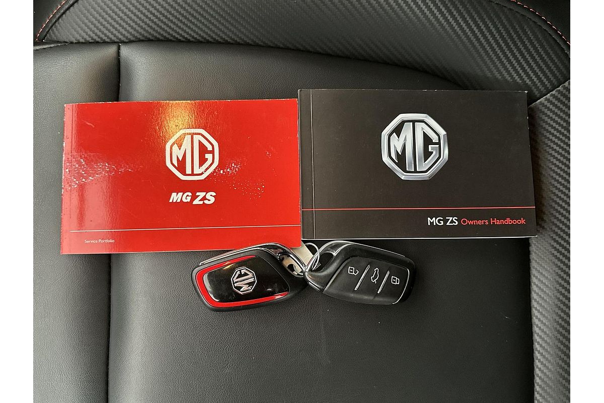 2021 MG ZST Essence