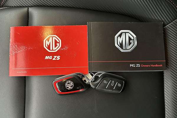 2021 MG ZST Essence