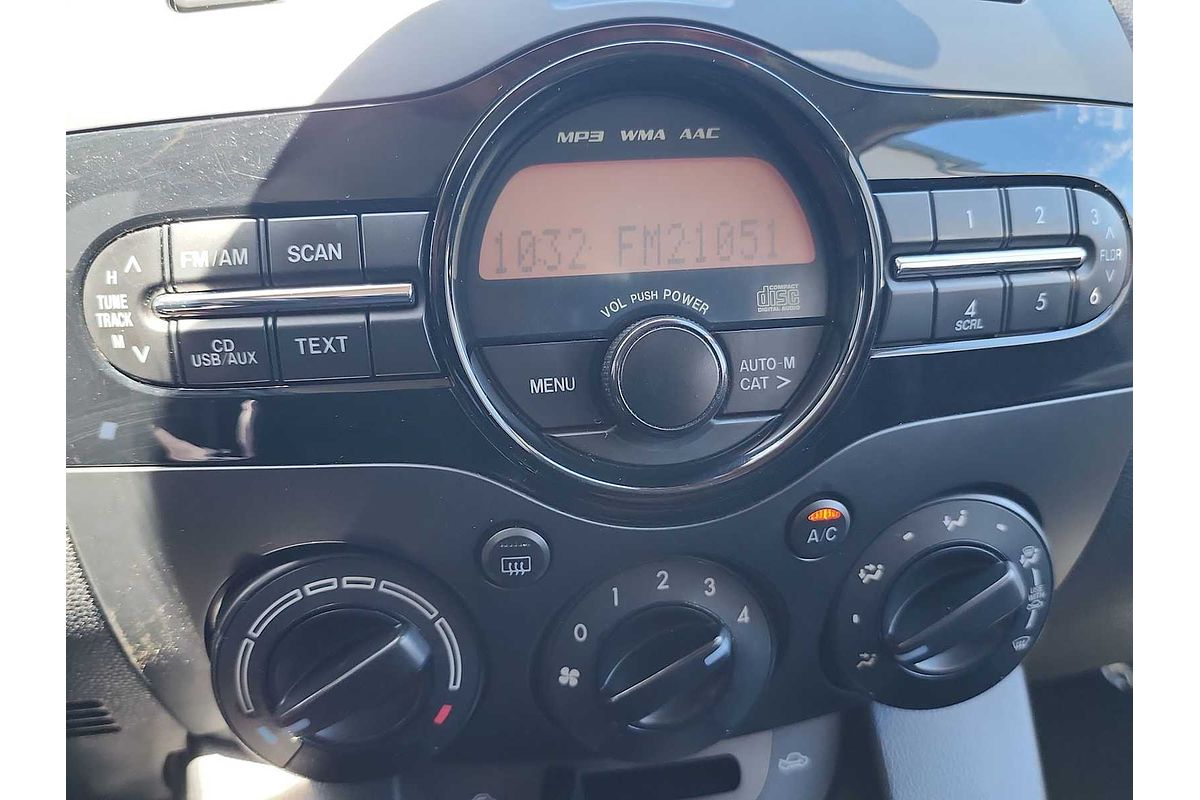 2014 Mazda 2 Sport
