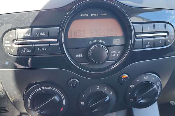 2014 Mazda 2 Sport