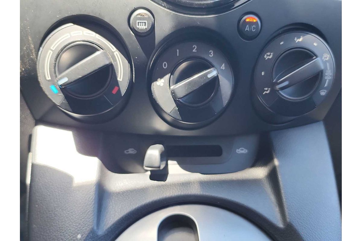 2014 Mazda 2 Sport