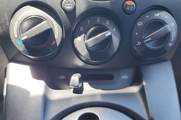 2014 Mazda 2 Sport