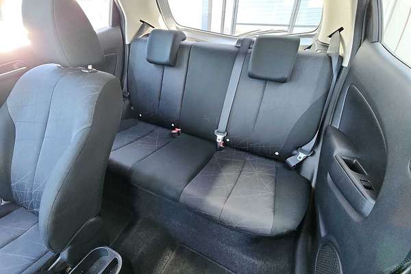 2014 Mazda 2 Sport
