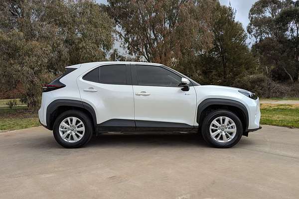2024 Toyota Yaris Cross GX