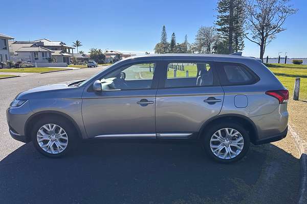2021 Mitsubishi Outlander ES ZL