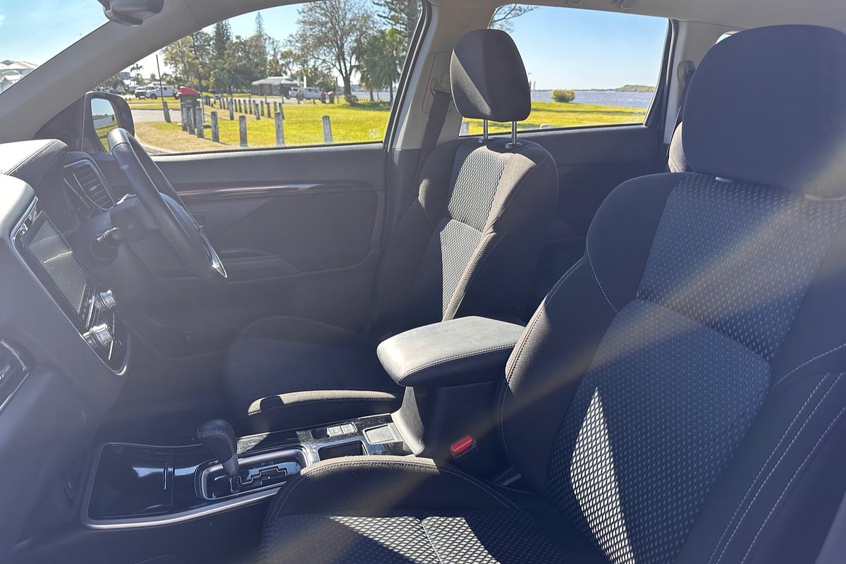 2021 Mitsubishi Outlander ES ZL