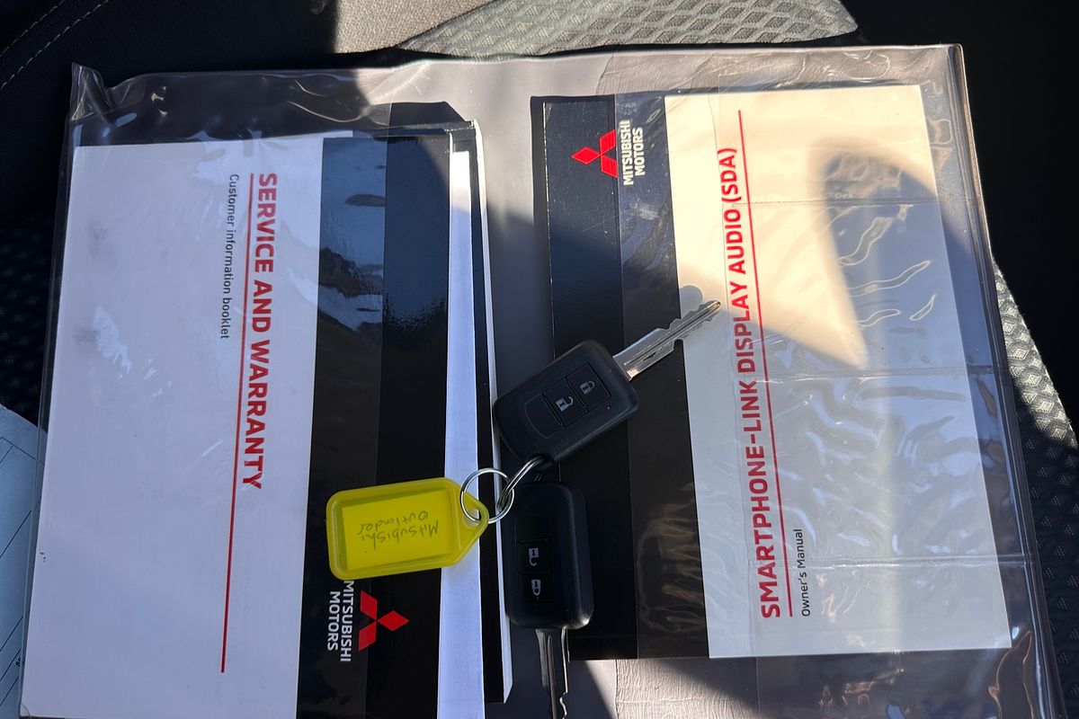 2021 Mitsubishi Outlander ES ZL
