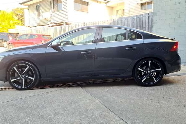 2014 Volvo S60 T6 R-Design