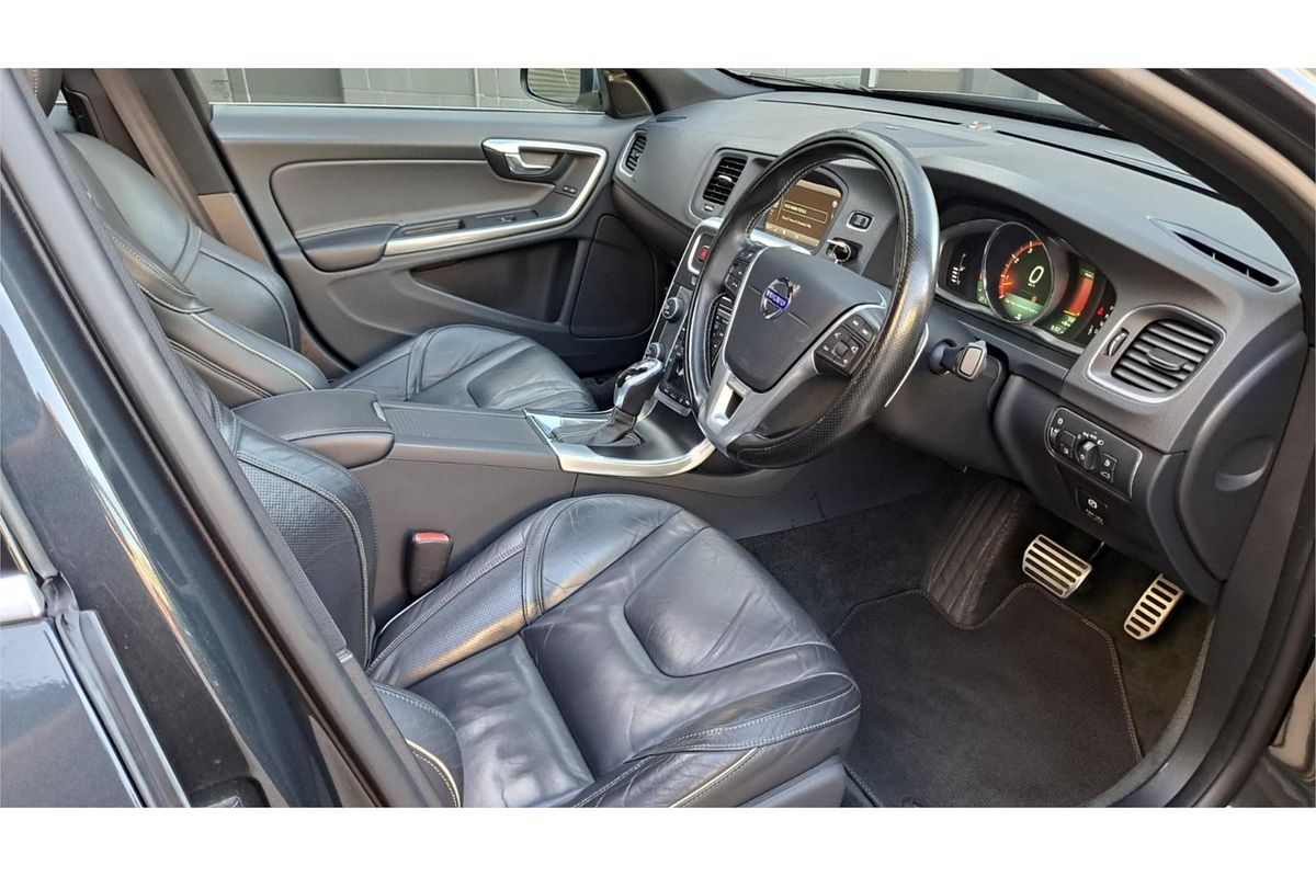2014 Volvo S60 T6 R-Design