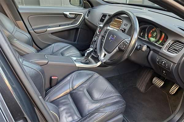 2014 Volvo S60 T6 R-Design