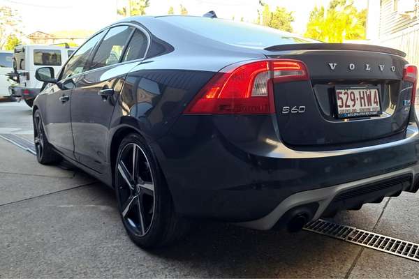 2014 Volvo S60 T6 R-Design