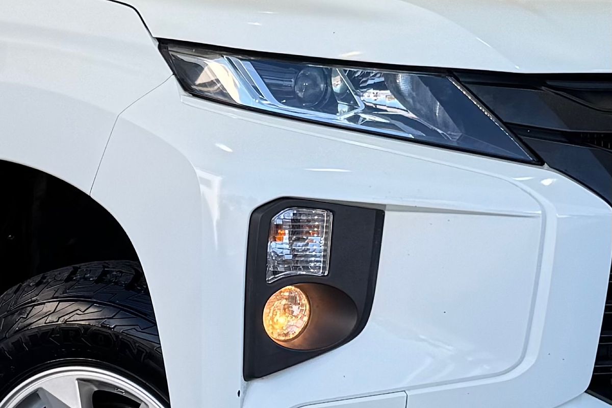 2019 Mitsubishi Triton GLX MR 4X4