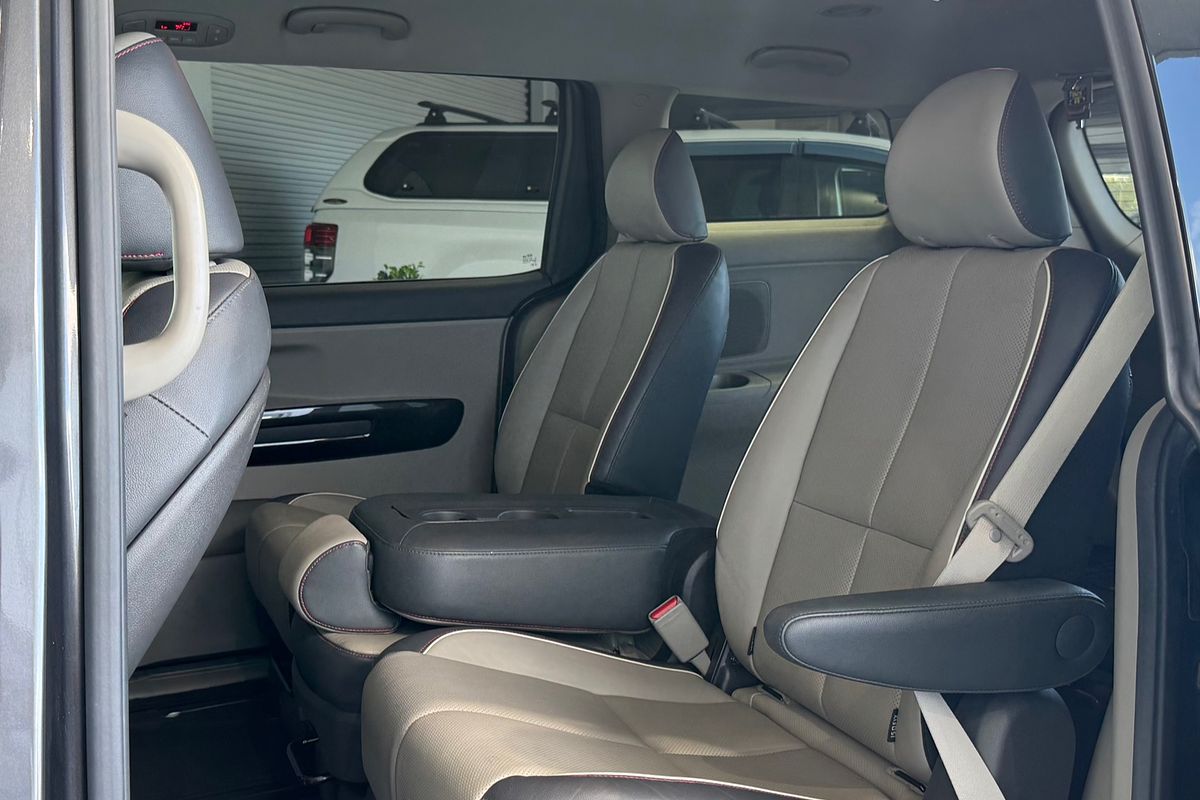 2017 Kia Carnival SLi YP