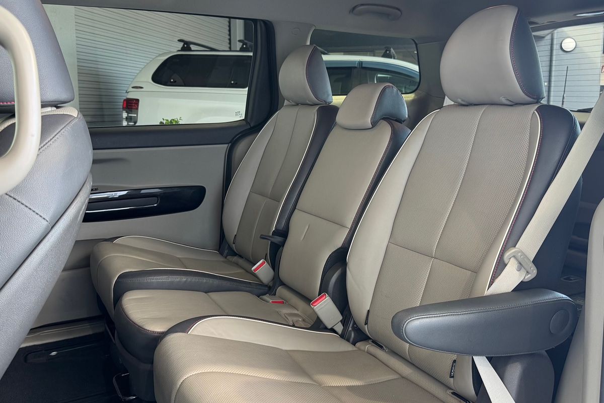 2017 Kia Carnival SLi YP