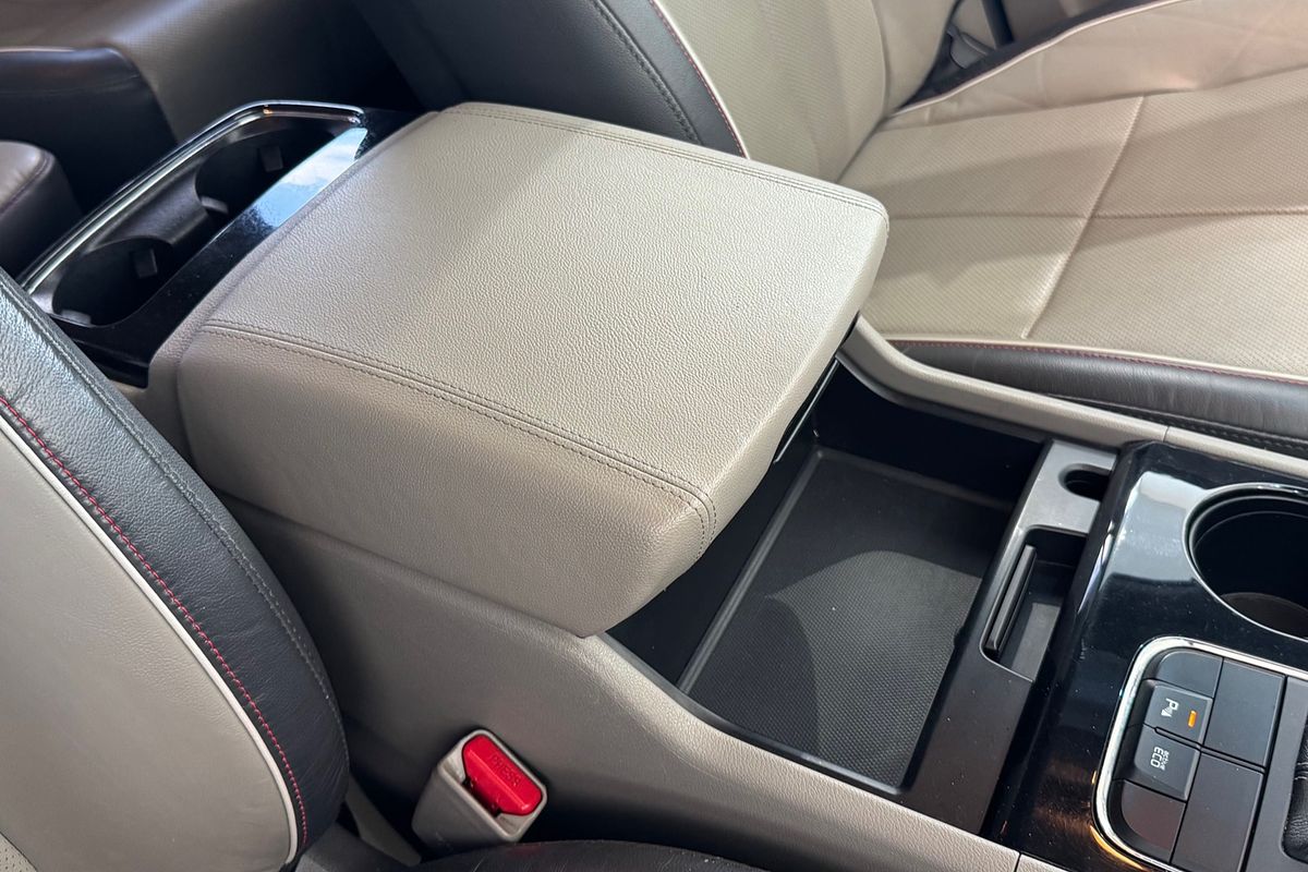 2017 Kia Carnival SLi YP