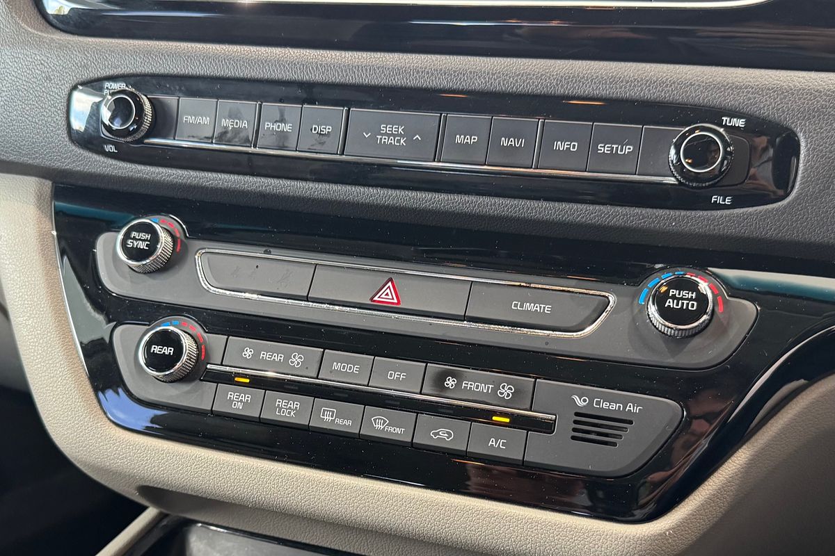 2017 Kia Carnival SLi YP