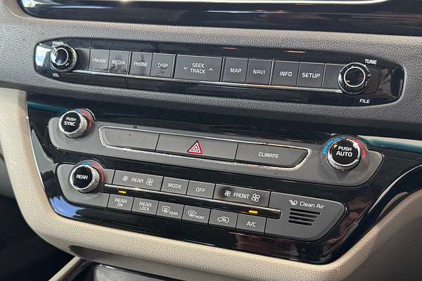 2017 Kia Carnival SLi YP