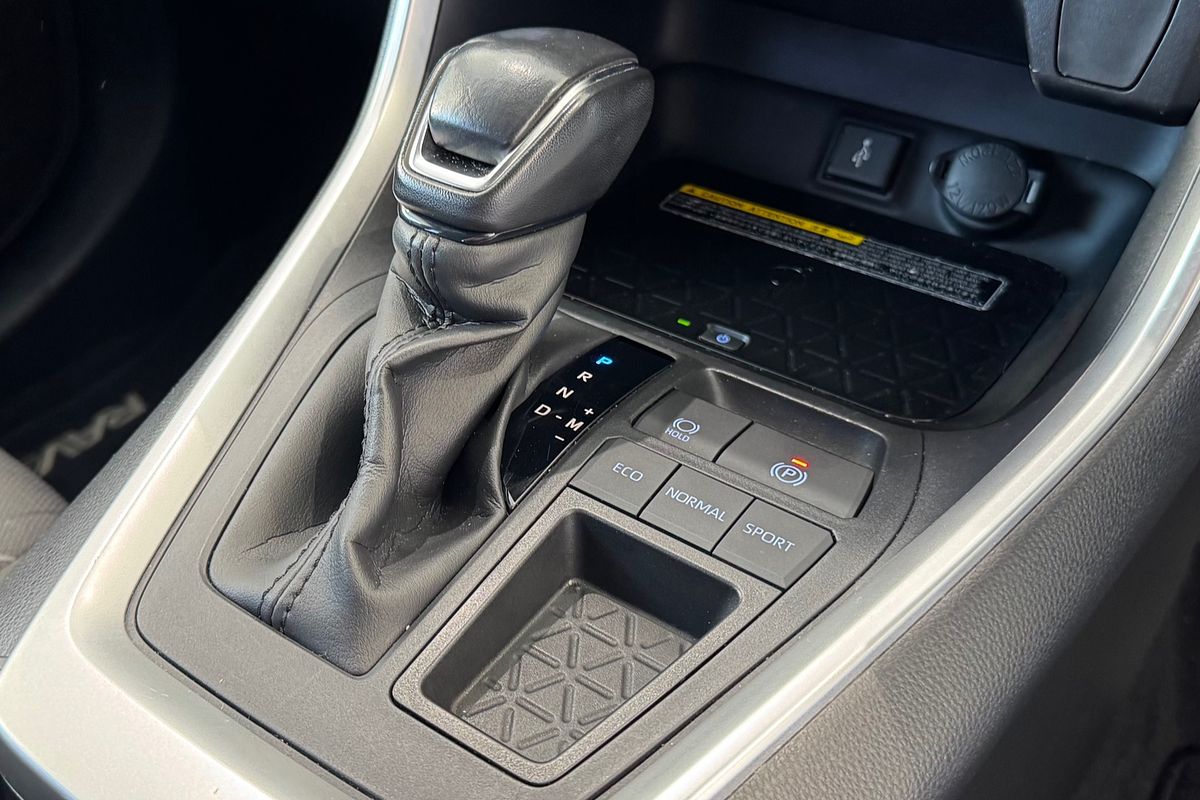 2020 Toyota RAV4 GXL MXAA52R