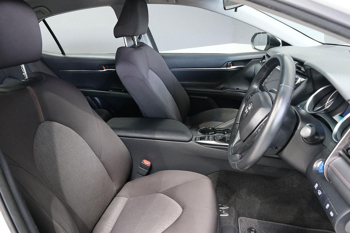 2020 Toyota Camry Ascent Sport AXVH70R