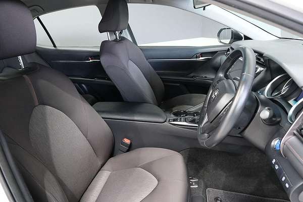 2020 Toyota Camry Ascent Sport AXVH70R