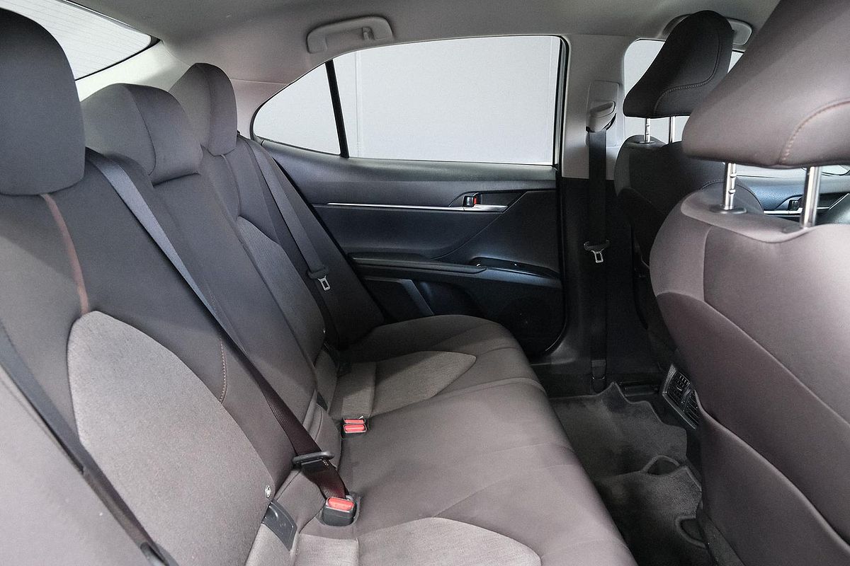 2020 Toyota Camry Ascent Sport AXVH70R