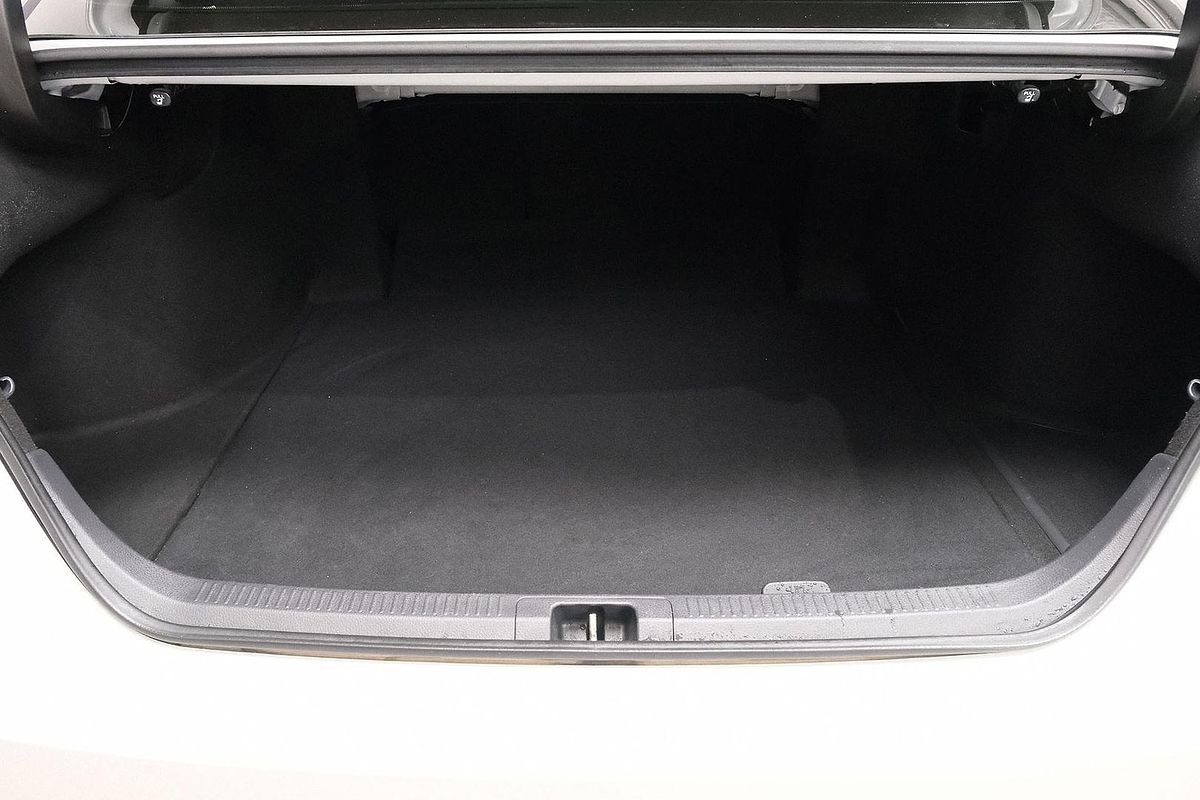 2020 Toyota Camry Ascent Sport AXVH70R