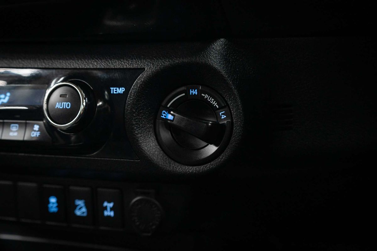 2017 Toyota Hilux SR5 GUN126R 4X4