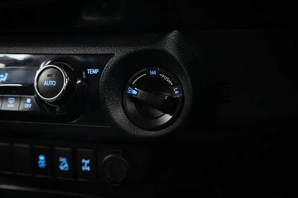2017 Toyota Hilux SR5 GUN126R 4X4