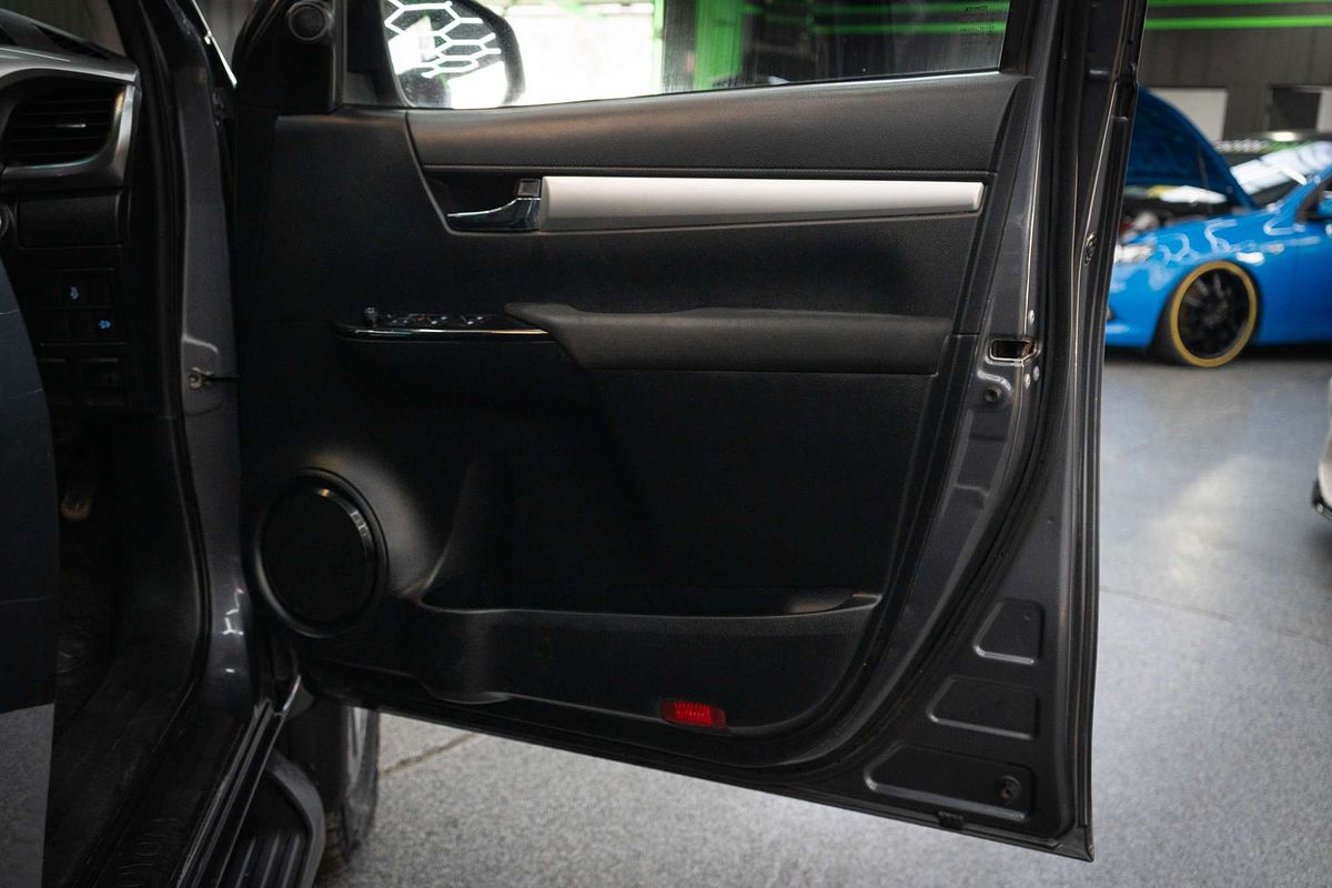 2017 Toyota Hilux SR5 GUN126R 4X4