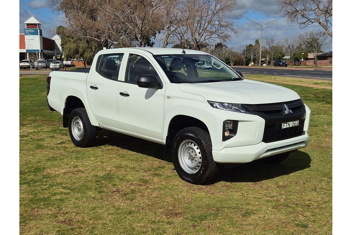 2020 Mitsubishi Triton GLX ADAS MR 4X4