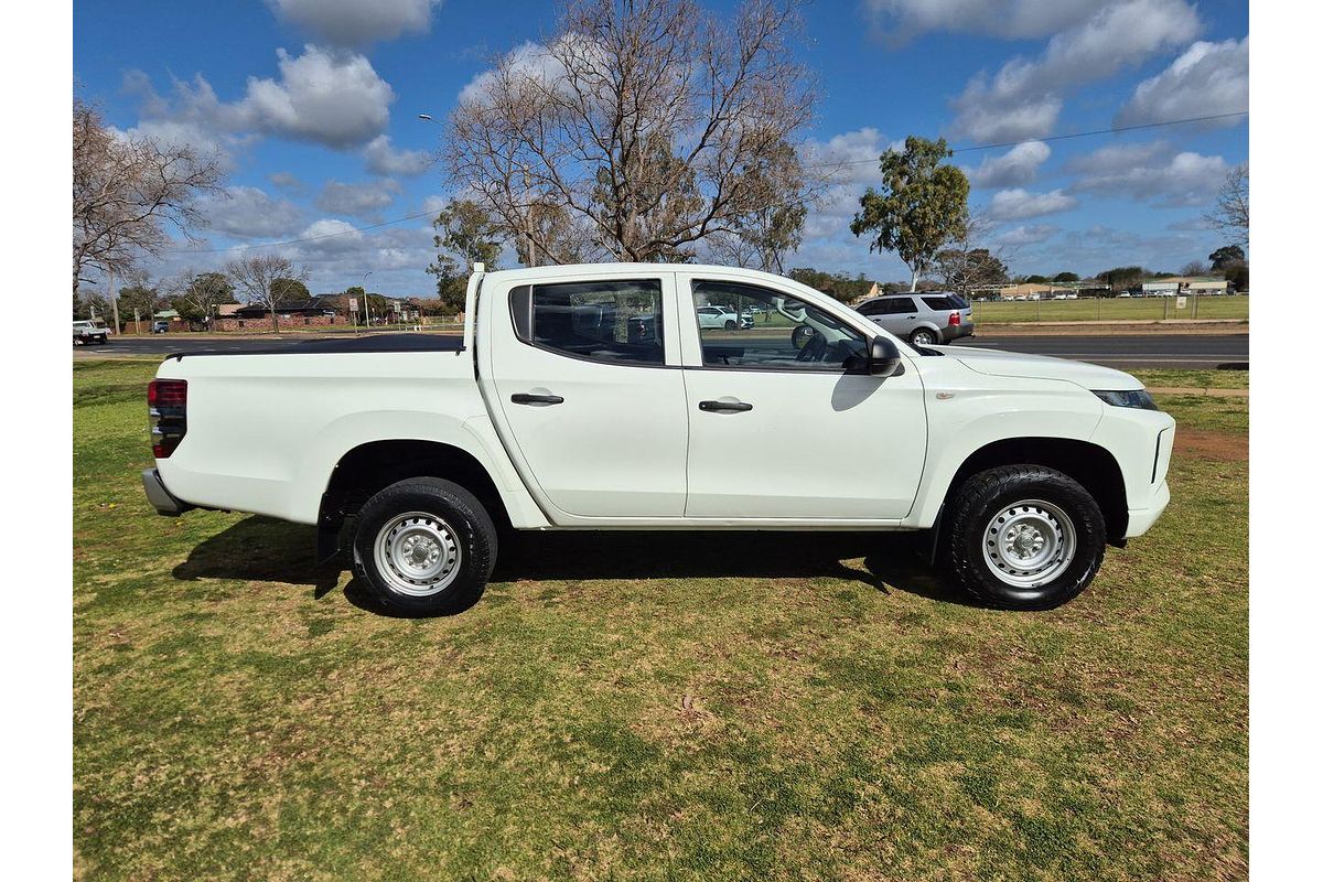 2020 Mitsubishi Triton GLX ADAS MR 4X4