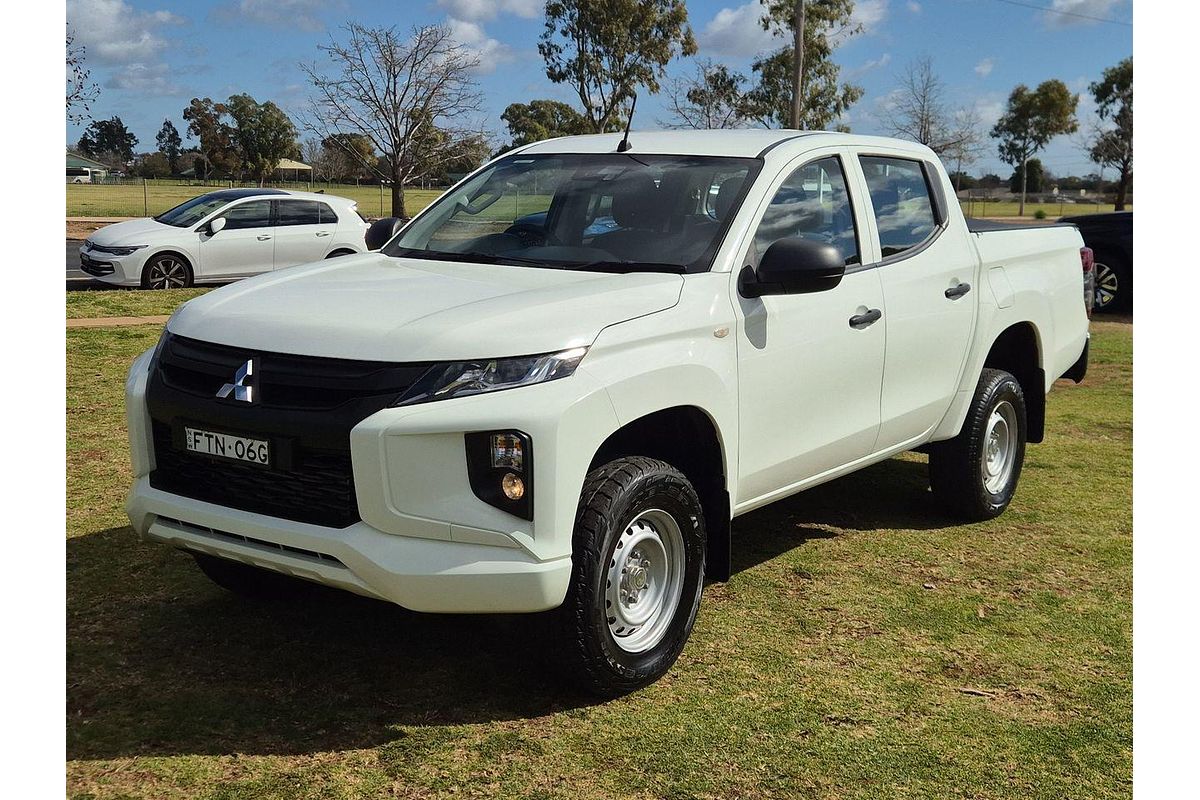 2020 Mitsubishi Triton GLX ADAS MR 4X4