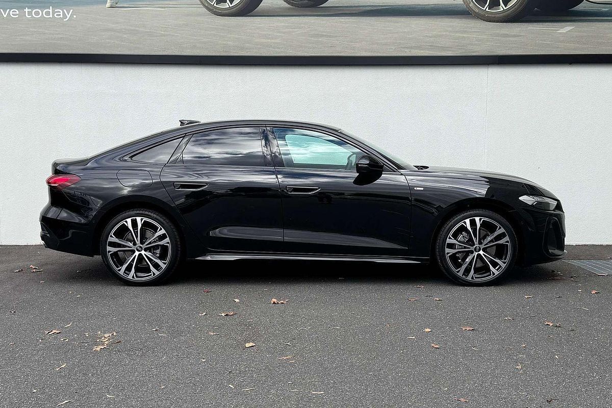 2025 Audi A5 TFSI 150kW S line B10