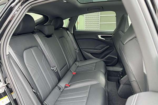 2025 Audi A5 TFSI 150kW S line B10