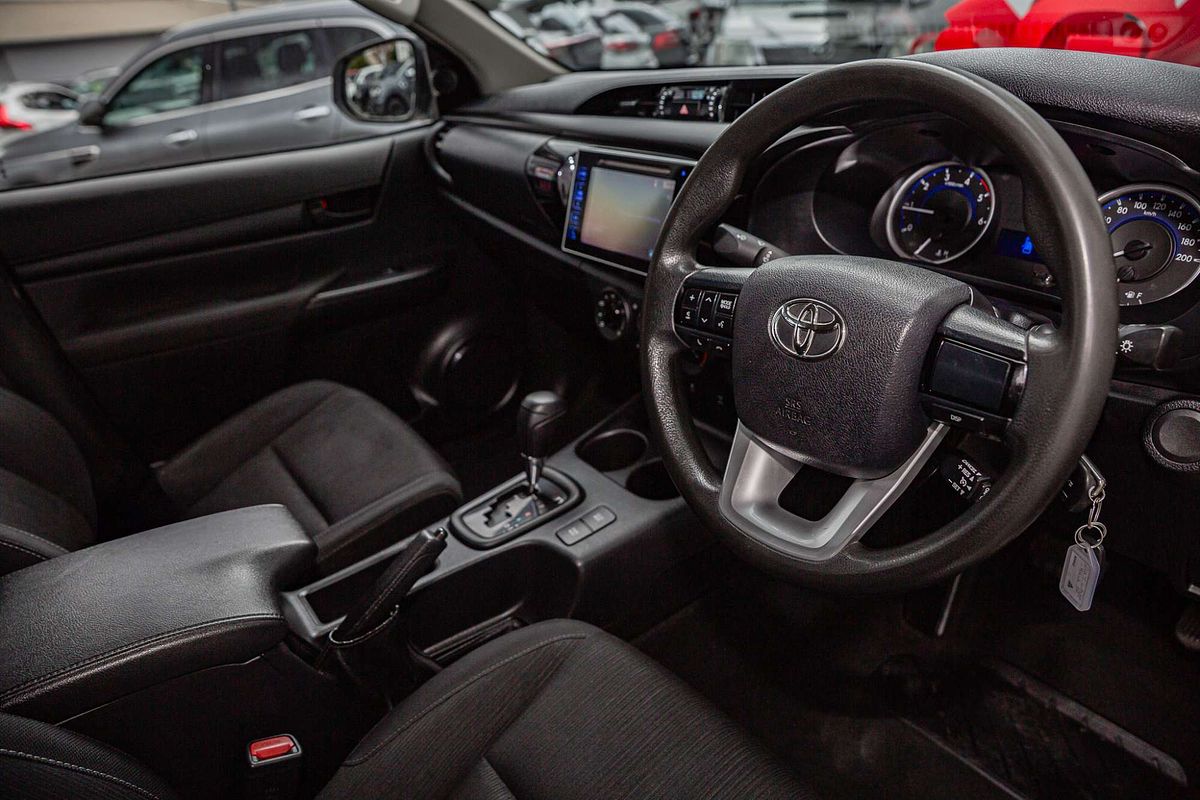 2017 Toyota Hilux SR GUN126R 4X4