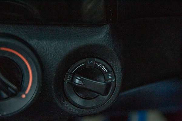 2017 Toyota Hilux SR GUN126R 4X4