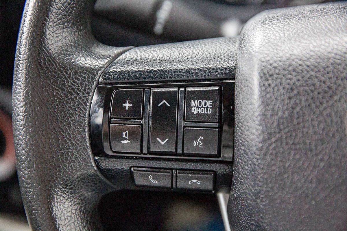 2017 Toyota Hilux SR GUN126R 4X4