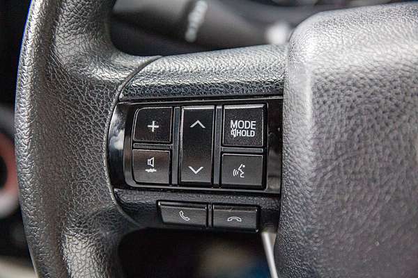 2017 Toyota Hilux SR GUN126R 4X4