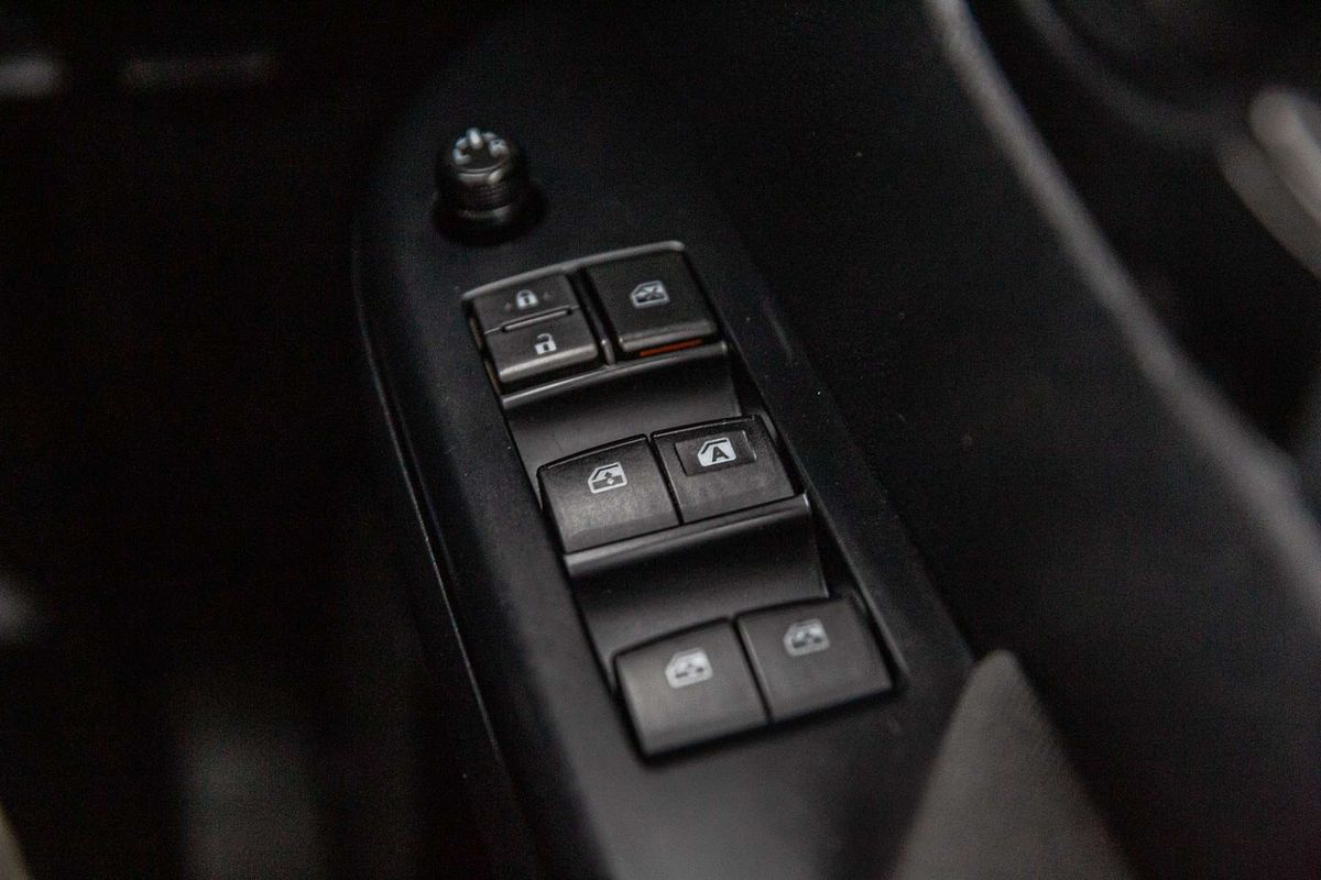 2017 Toyota Hilux SR GUN126R 4X4