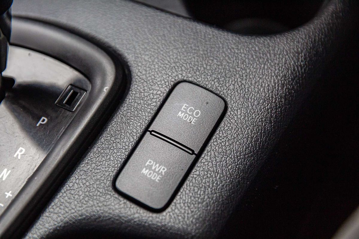 2017 Toyota Hilux SR GUN126R 4X4