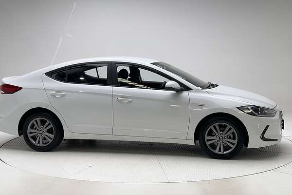 2017 Hyundai Elantra Active AD