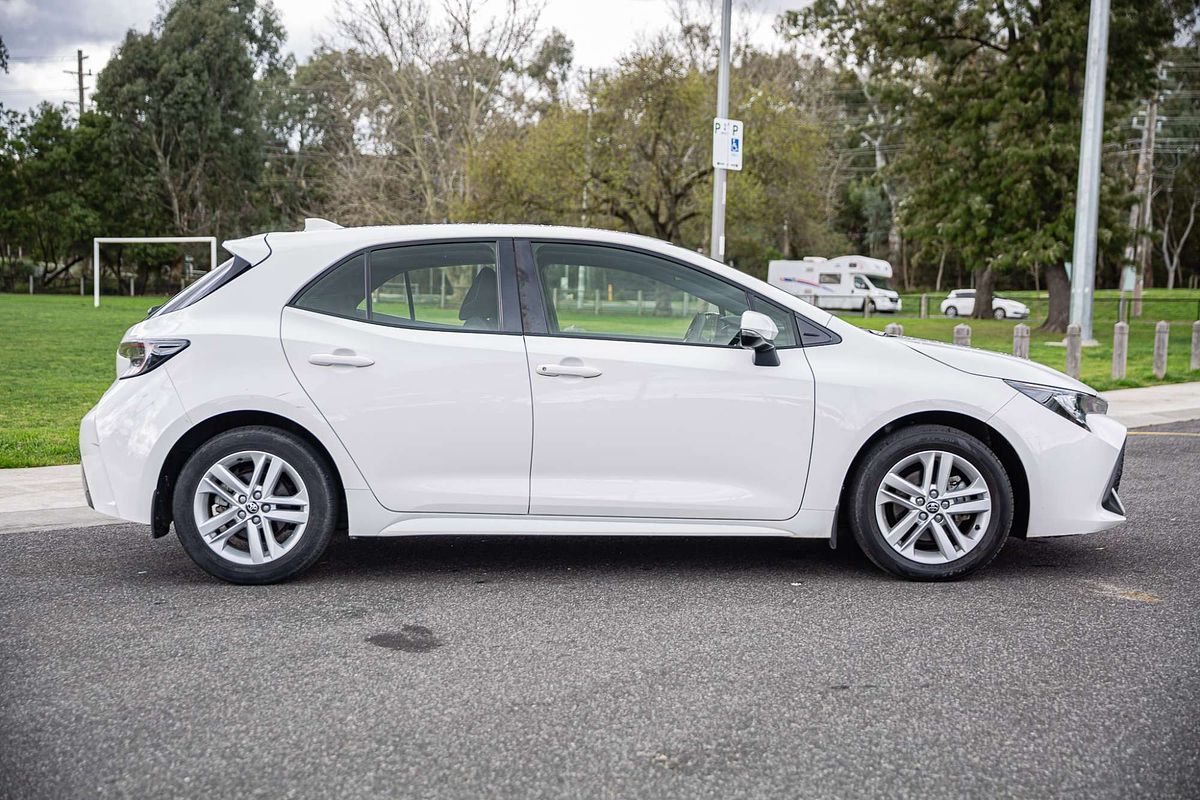 2018 Toyota Corolla Ascent Sport MZEA12R