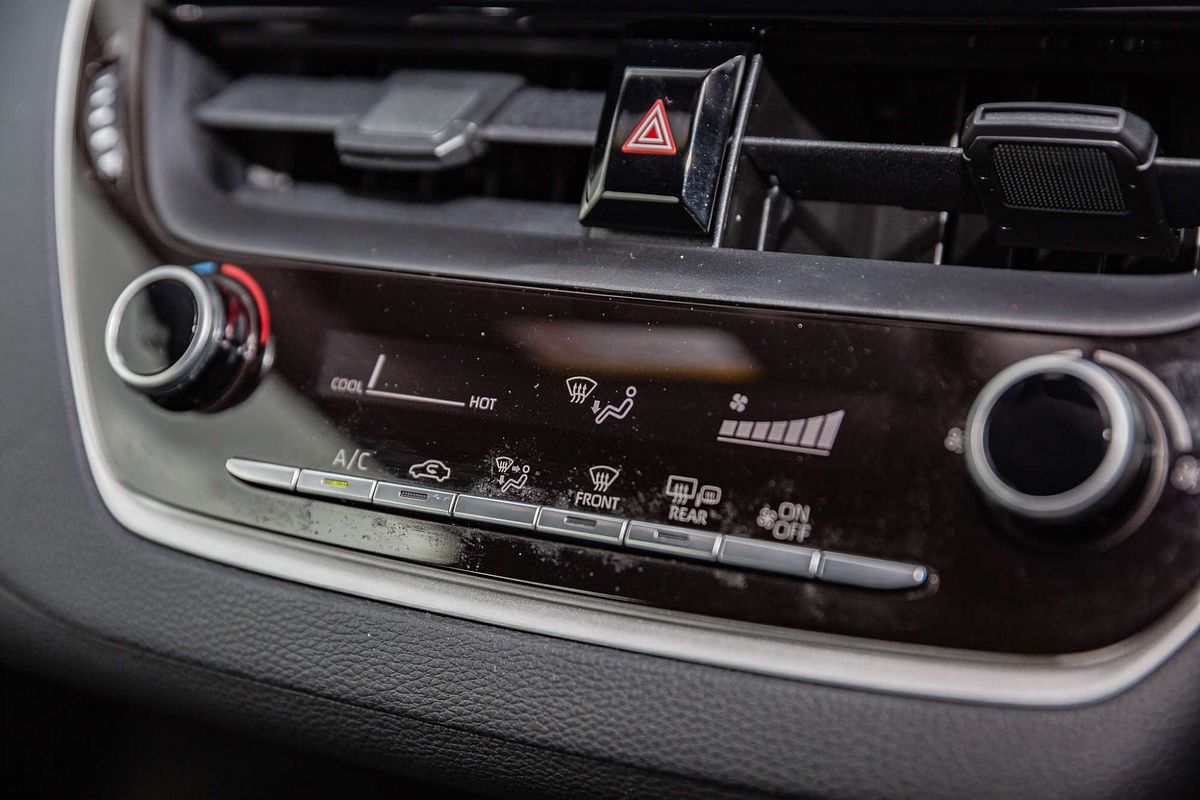 2018 Toyota Corolla Ascent Sport MZEA12R