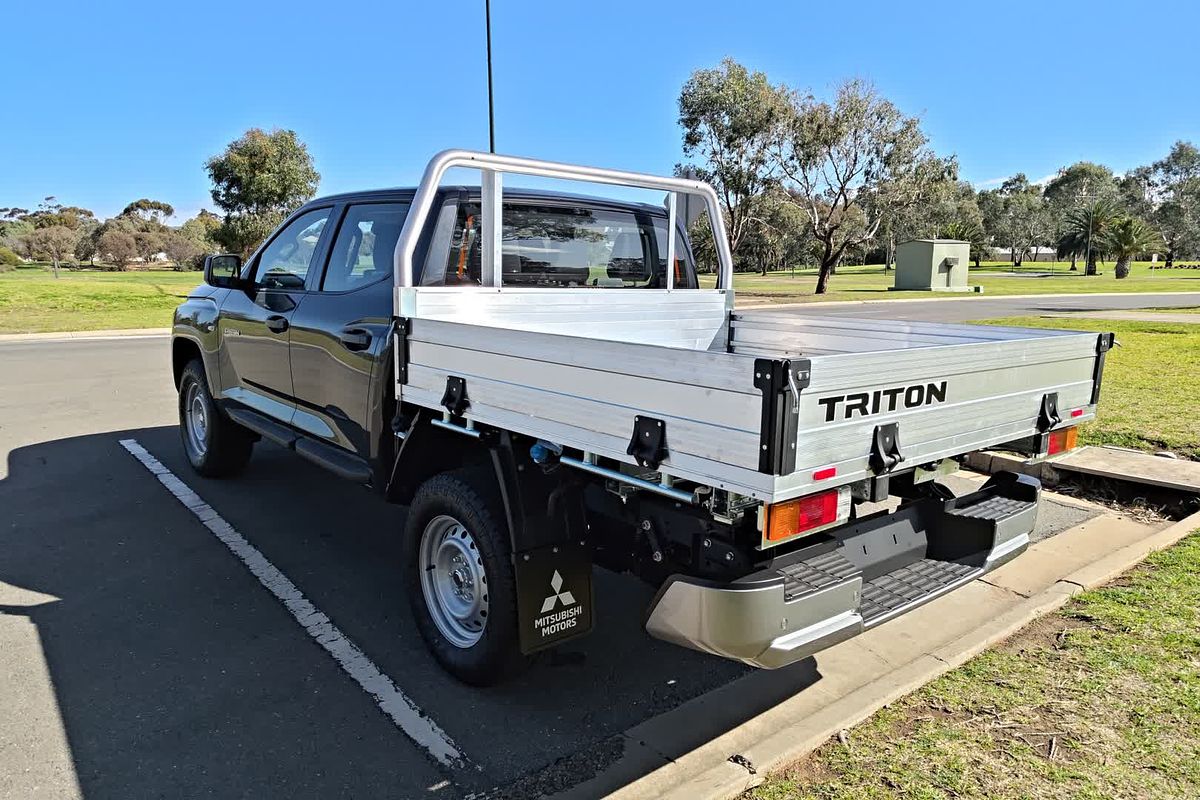 2025 Mitsubishi Triton GLX MV 4X4