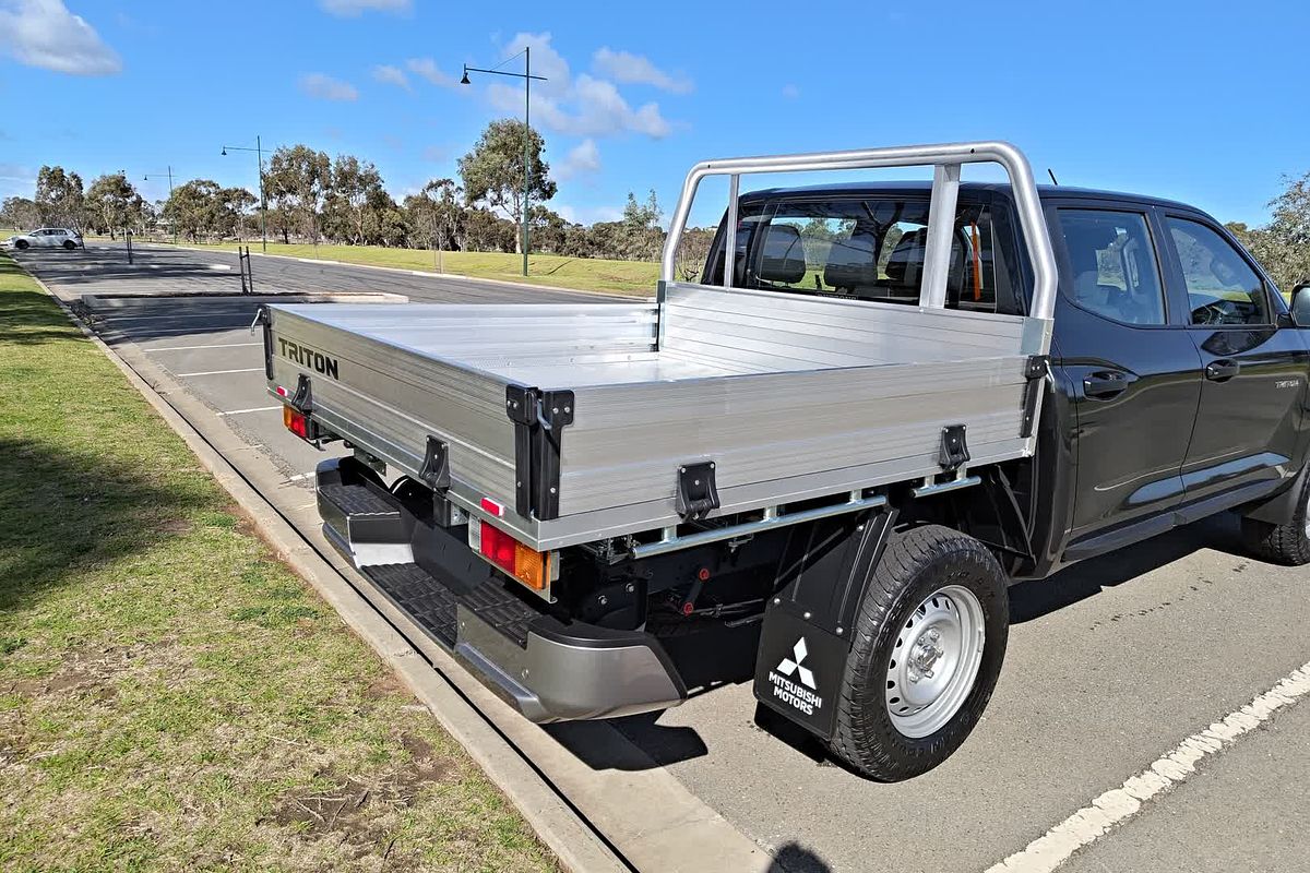 2025 Mitsubishi Triton GLX MV 4X4