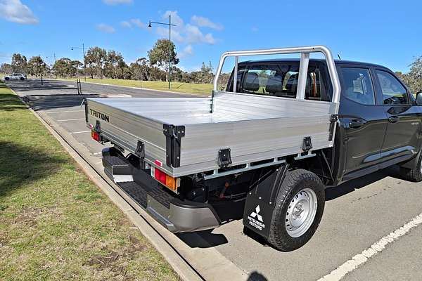 2025 Mitsubishi Triton GLX MV 4X4