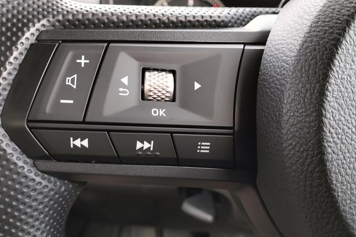 2025 Mitsubishi Triton GLX MV 4X4